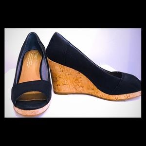 Toms ladies wedge shoes